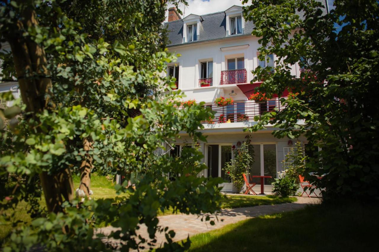 Le Jardin Des Toiles Hotel Triel-sur-Seine Exterior photo